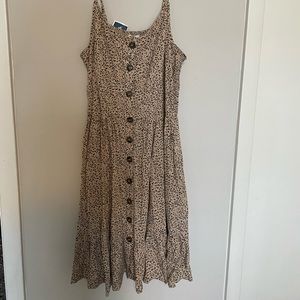 Cute leopard print dress.